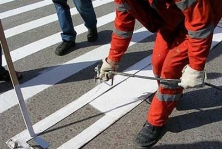 Материалы для нанесения дорожной разметки: разновидности, характеристики и особенности нанесения